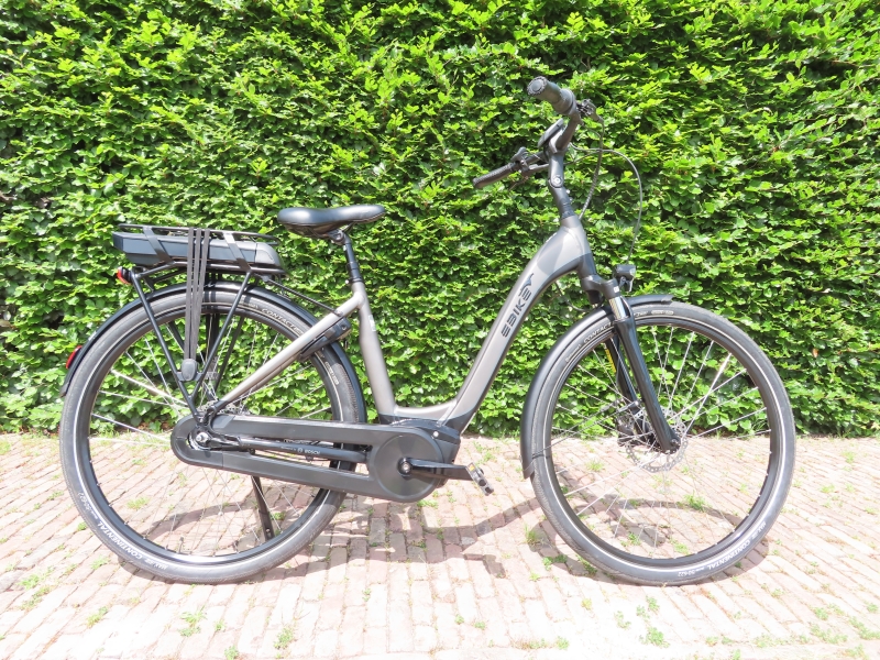 EBIKE das Original Tour plus D44 8 V Bosch EBIKE das Original Tour plus D44 8 V Bosch