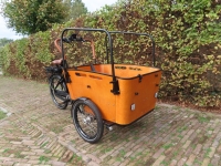 Vogue Carry 3 - Middenmotor - 8 Versnellingen - 500 wh - zwart - Bakfiets - huif -